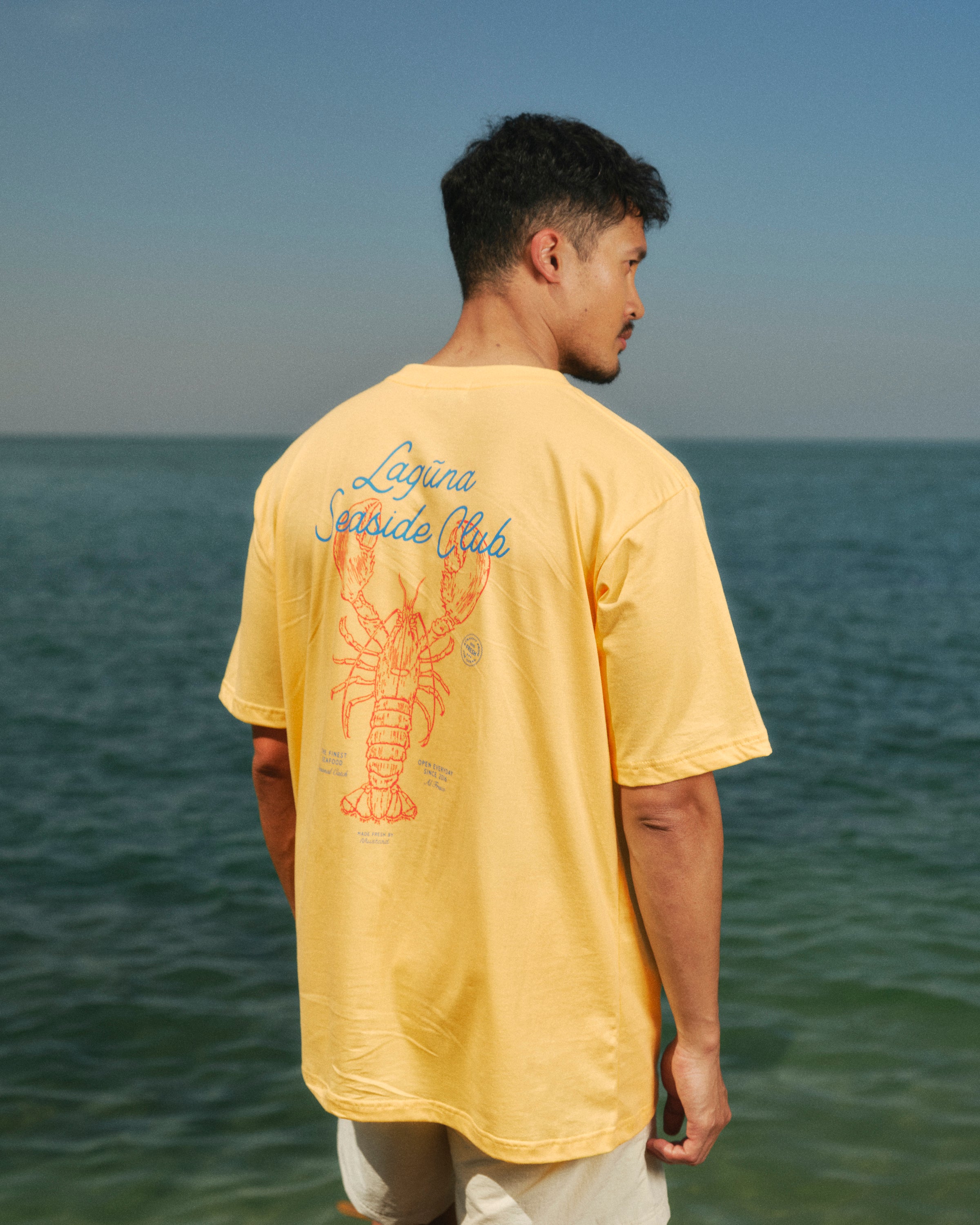 เสื้อยืดลายกุ้งมังกร Laguna สีเหลือง