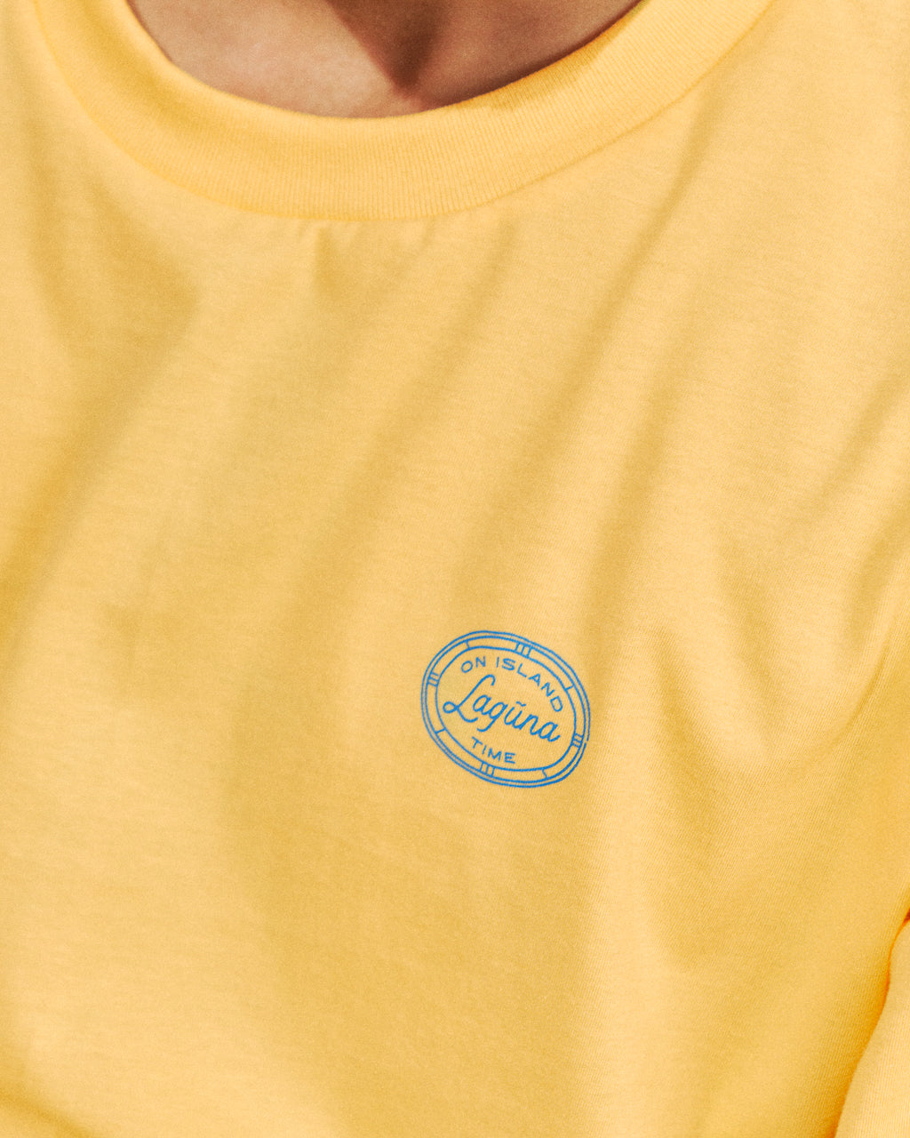 เสื้อยืดลายกุ้งมังกร Laguna สีเหลือง