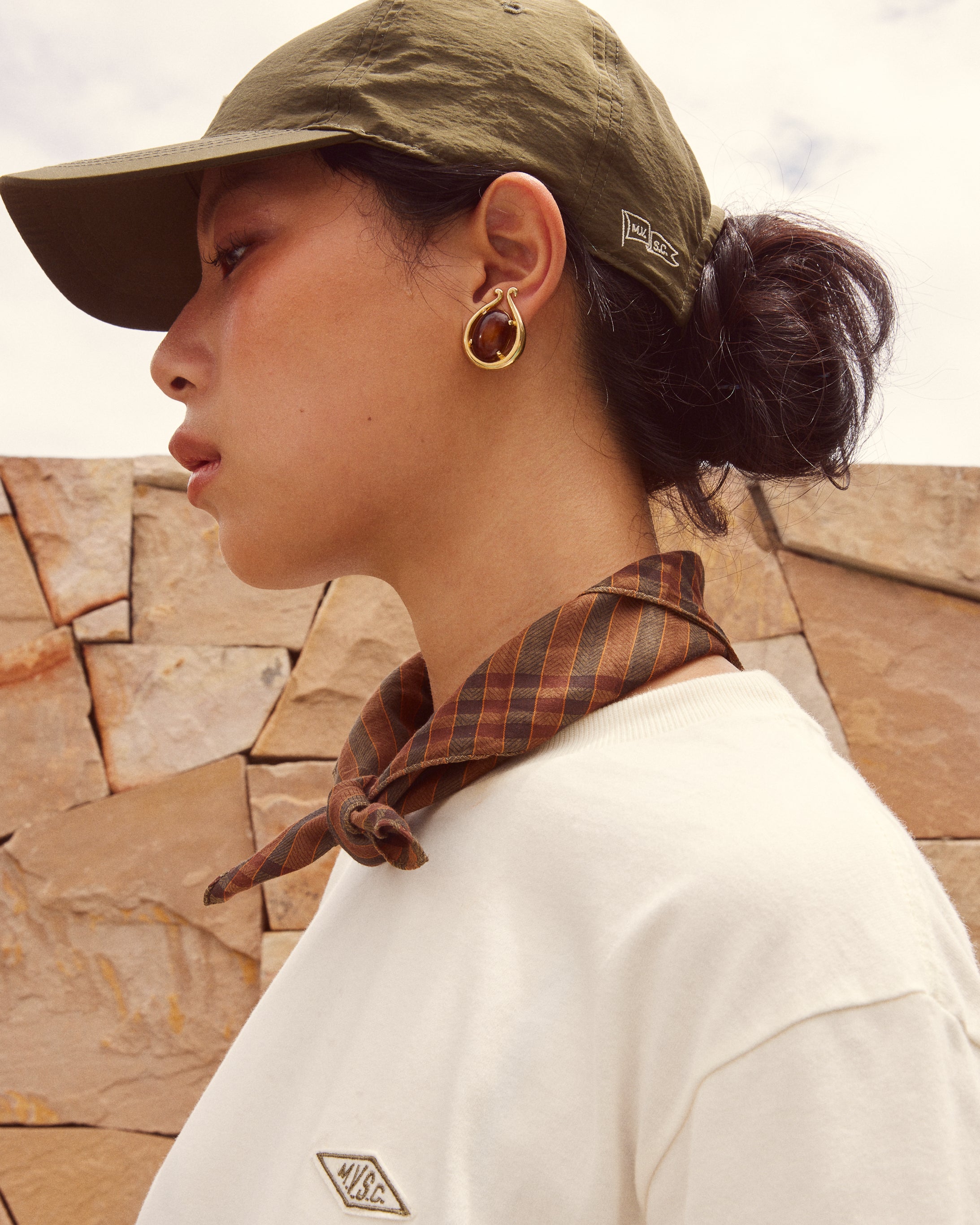 เสื้อยืด Young Pioneer - สี Off-White