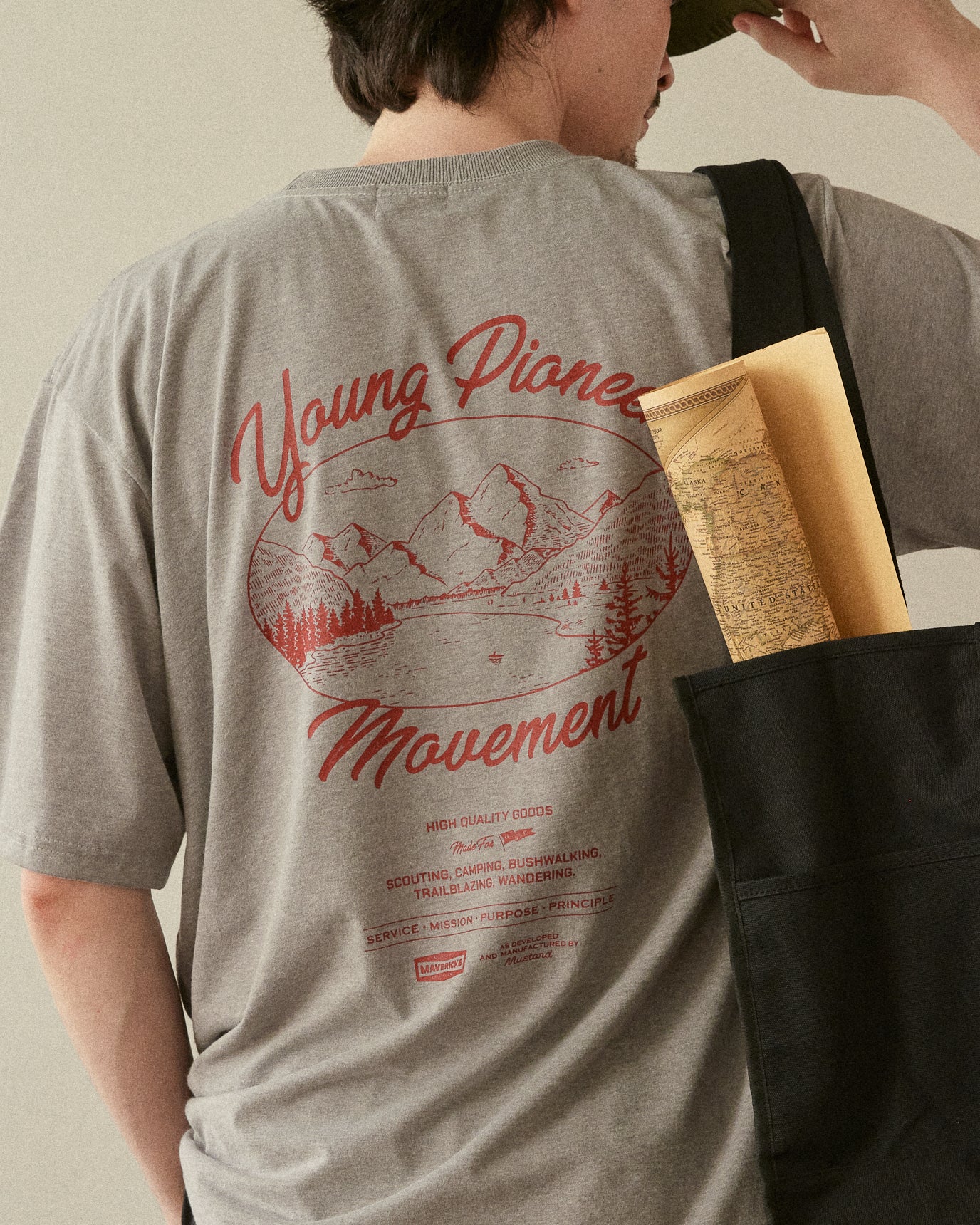 เสื้อยืด Young Pioneer - สีเทา