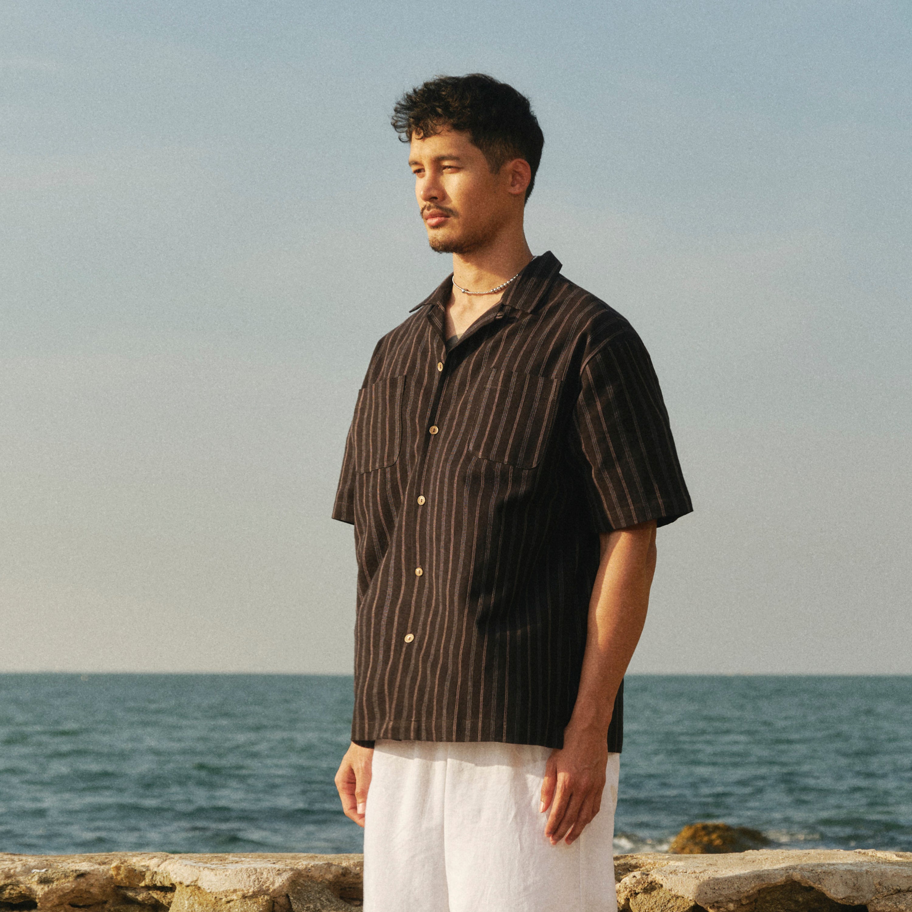 เสื้อเชิ้ต Laguna Pocket - ลายทางสีดำ
