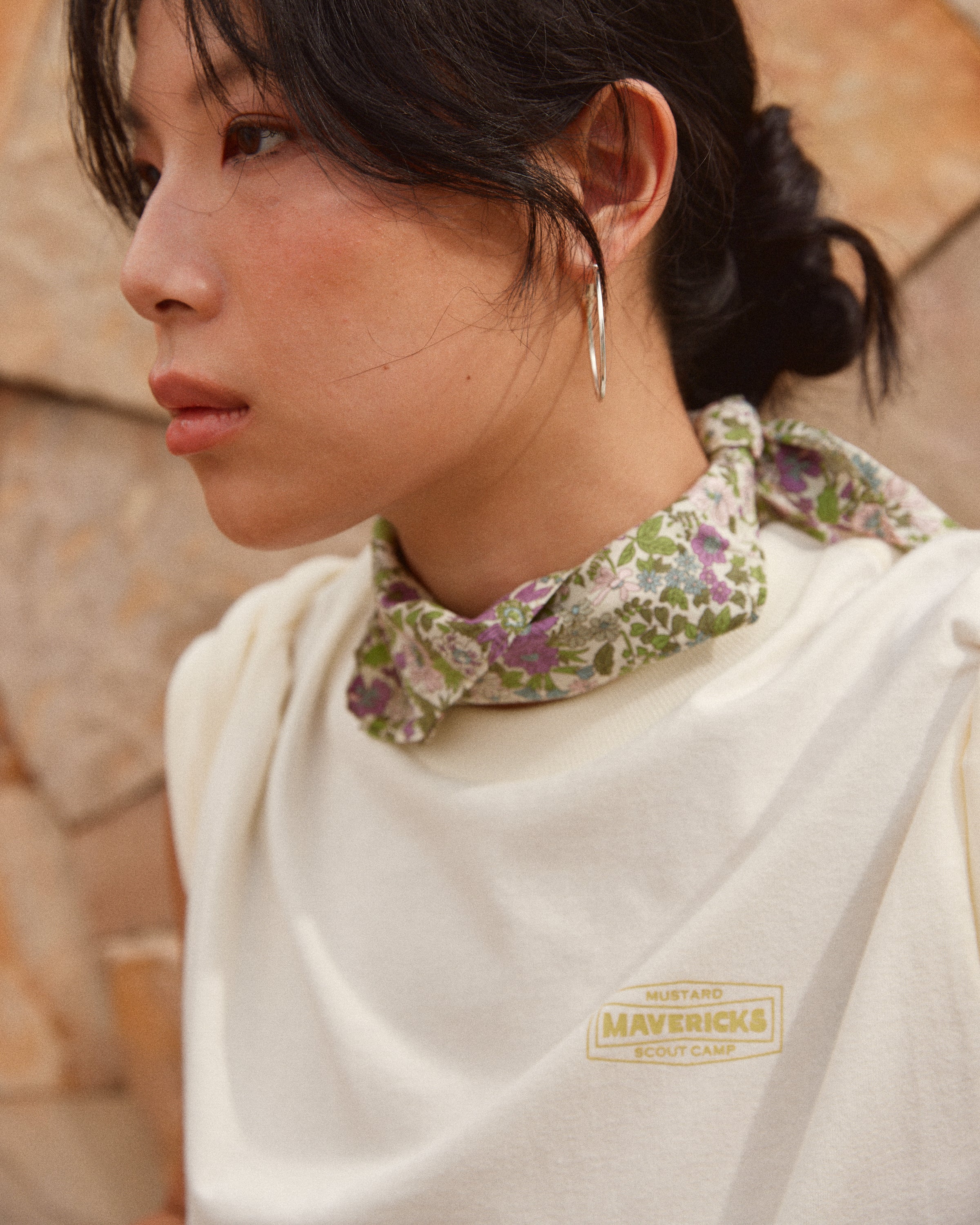 เสื้อยืด Leving Things Better - สี Off-White