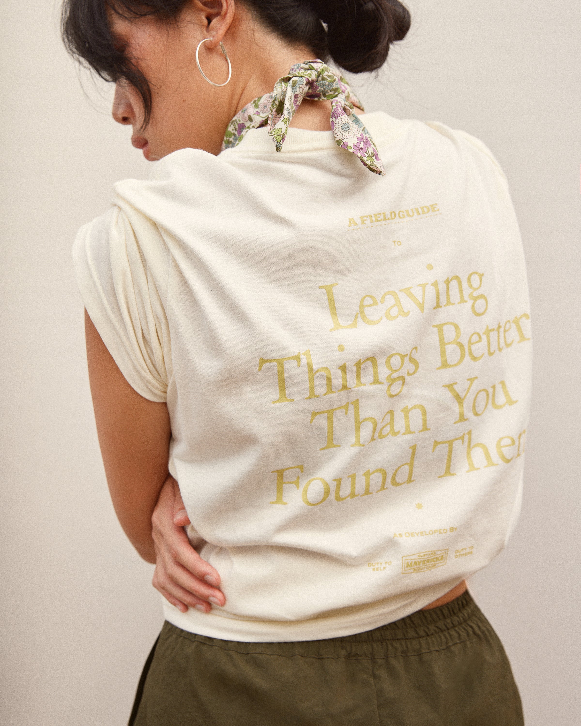 เสื้อยืด Leving Things Better - สี Off-White